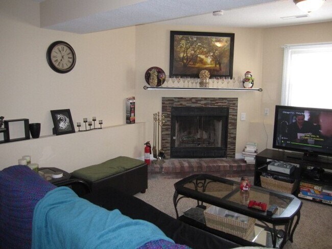 Foto del edificio - Spacious 4BR Home on Quiet Cul-de-Sac in Southwood with Private Fenced Yard