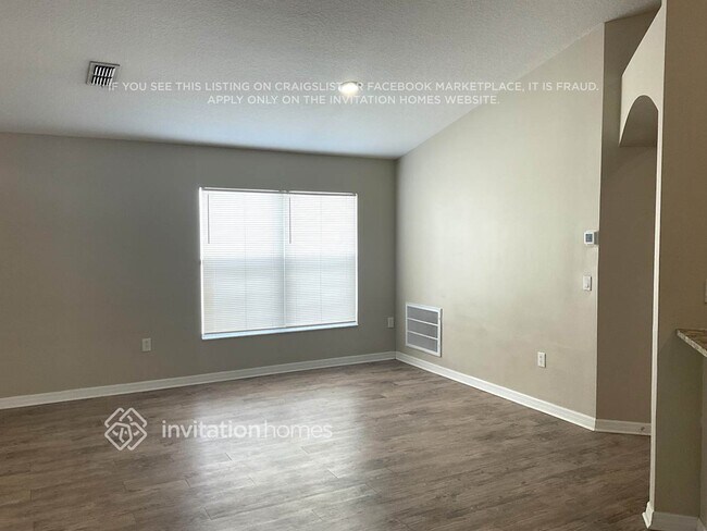 Foto del edificio - 1151 Sophia Blvd