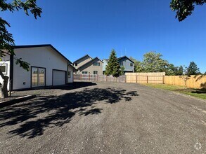 Building Photo - 7816 Trails End Dr SE