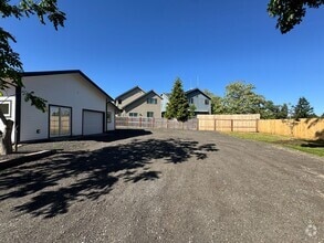 Building Photo - 7816 Trails End Dr SE