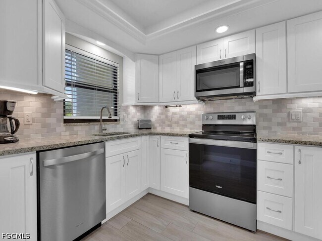 Building Photo - 16380 Dublin Cir