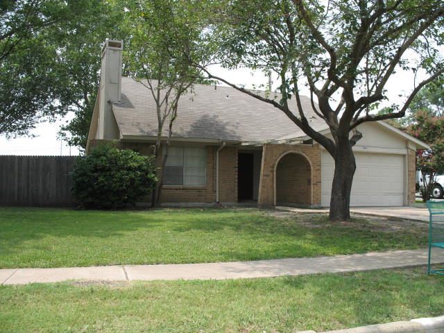 Primary Photo - 102 Village Dr