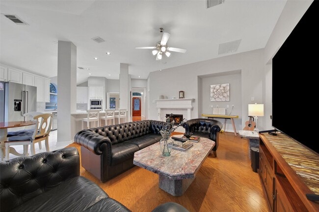 Foto del edificio - 12126 Laguna Pointe Ln