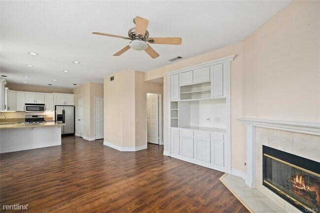 Building Photo - 4 br, 2.5 bath House - 9 Acorn Rdg