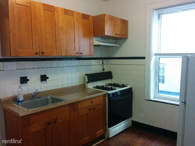 Primary Photo - 456 Suydam St