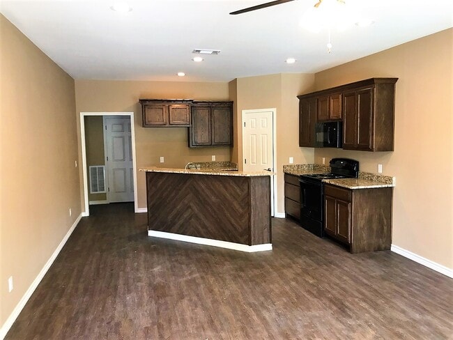 Building Photo - 617 Pecan Ct