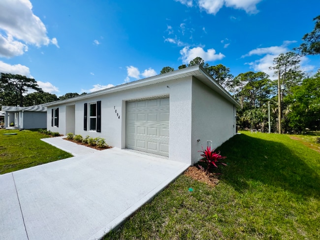 Building Photo - 1094 Harlingen Rd SW