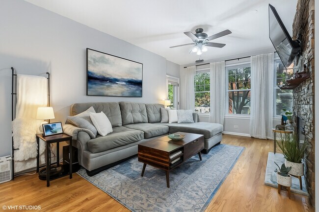 Foto del edificio - 301 W Goethe St