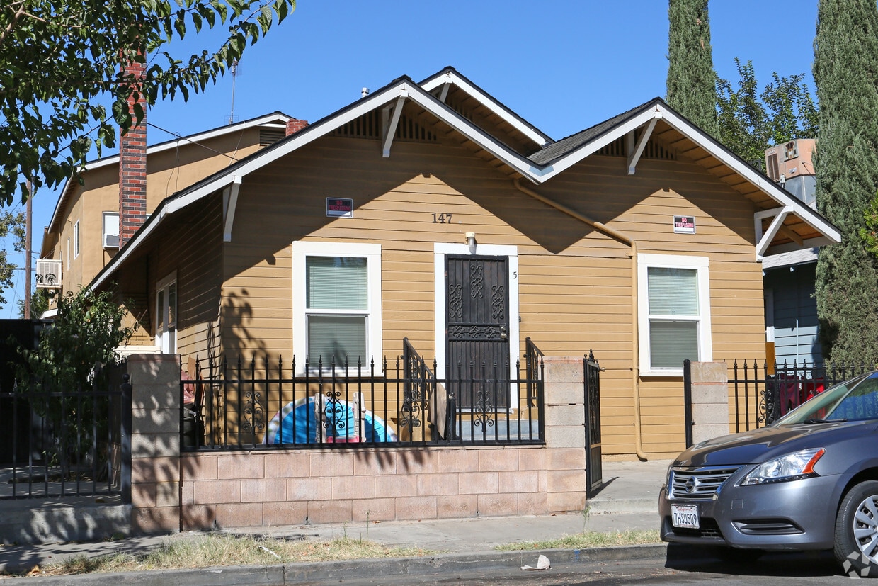 Primary Photo - 147 N Park Ave