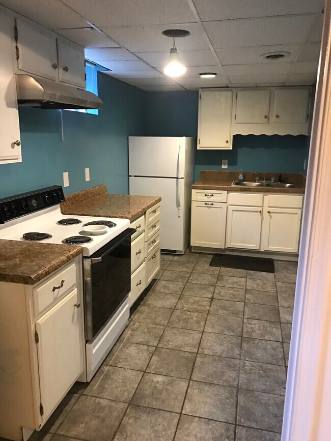 Kitchen - 4544 Greenwood Drive