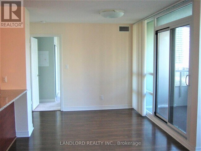 Building Photo - 208-208 Enfield Pl