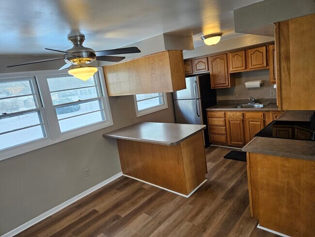 Foto del edificio - 3922 Springwood Dr