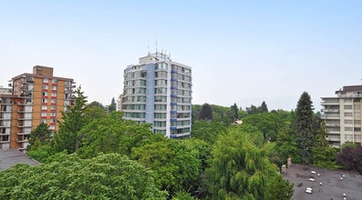 Building Photo - 2151 W 39th Ave