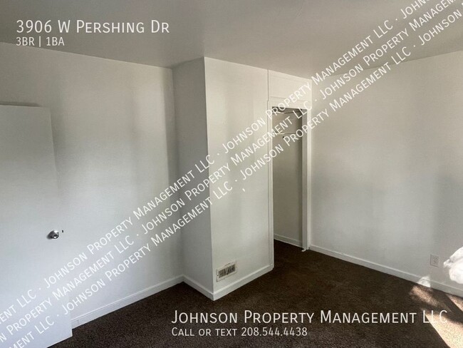 Foto del edificio - 3906 Pershing Dr