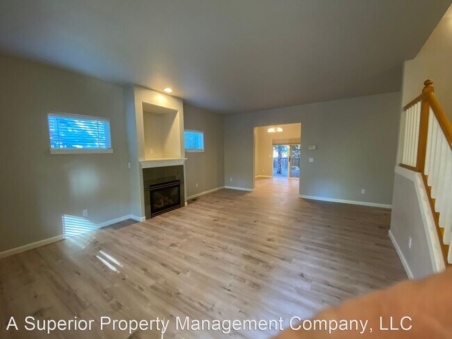 Building Photo - 5 br, 3 bath House - 21328 Oakview Dr.