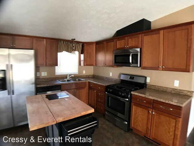 Building Photo - 3 br, 2 bath House - 24601 Grant Rd