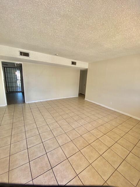 Foto del edificio - 9406 Montgomery Dr