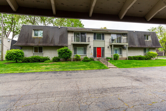 Building Photo - 19840 W 12 Mile Rd