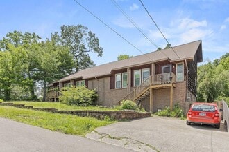 Building Photo - 817 Poindexter Ave