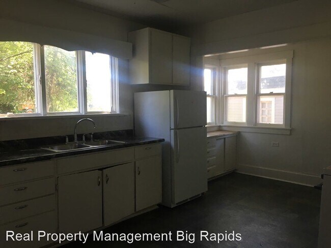 Building Photo - 4 br, 2 bath House - 120 Locust Street