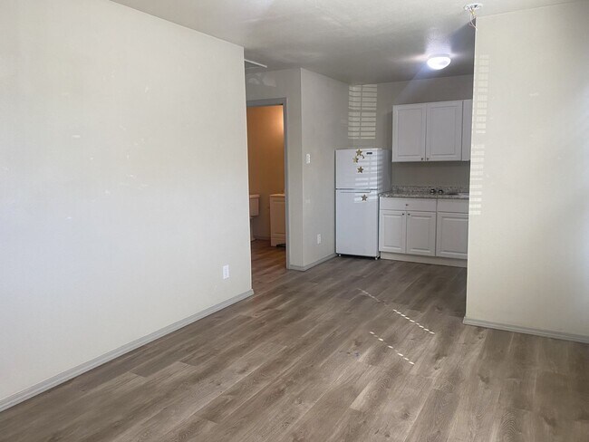 Foto del edificio - FULLY FURNISHED - ALL BILLS PAID Apartment in Big Spring TX