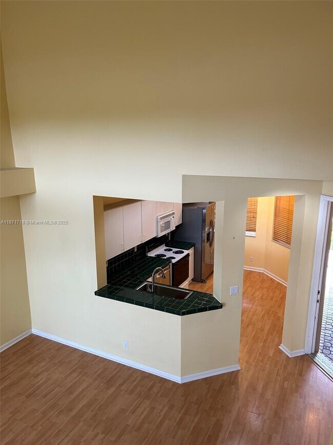 Foto del edificio - 15851 SW 10th St