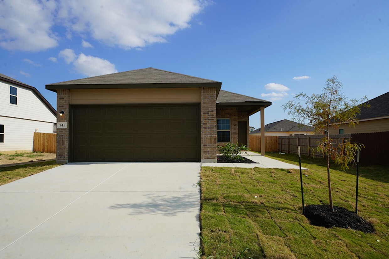 Foto principal - Lovely Home For Rent in New Braunfels, TX!...