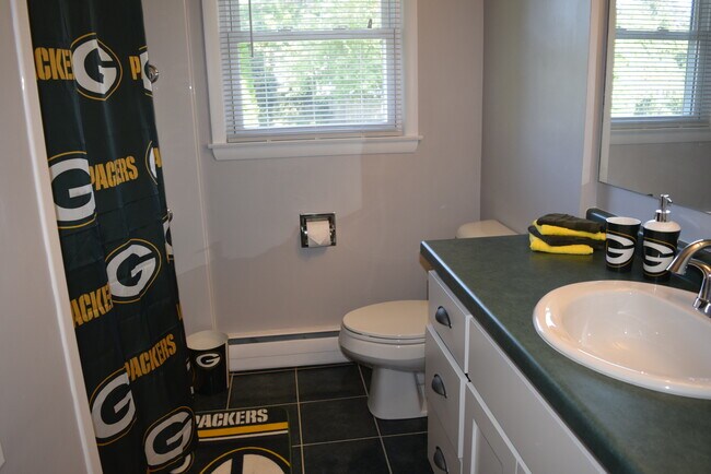 Bathroom - 2234 S Oneida St