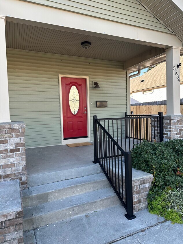 Foto principal - 5534 Woodlawn Pl