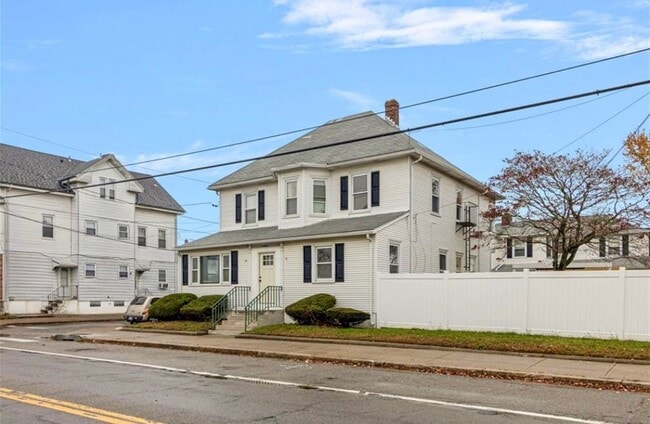 Building Photo - 1303 Cranston St