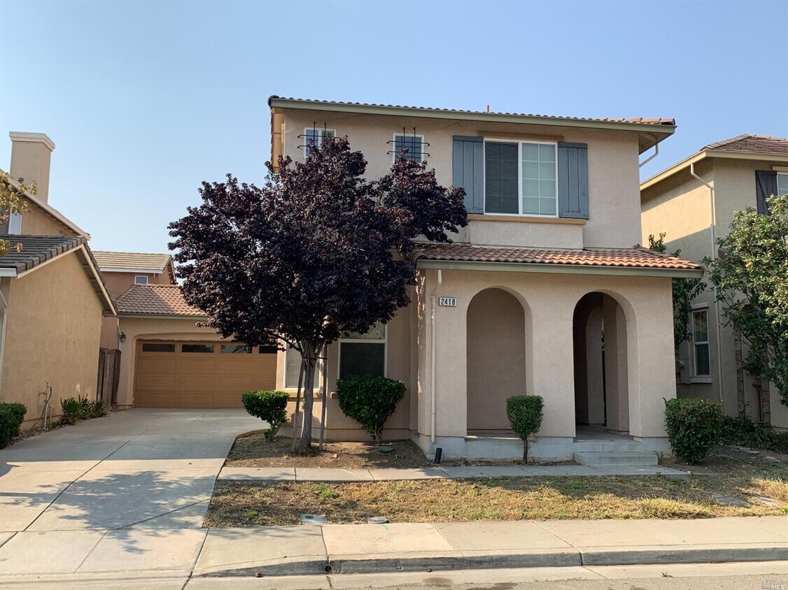 Foto principal - 2418 Sheldon Dr