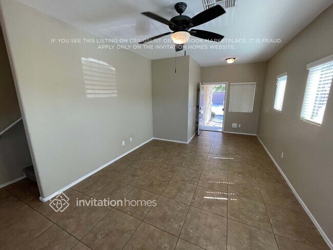 Foto del edificio - 10225 W Camelback Rd