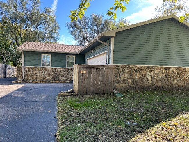 Foto del edificio - 322 Ranger Ave