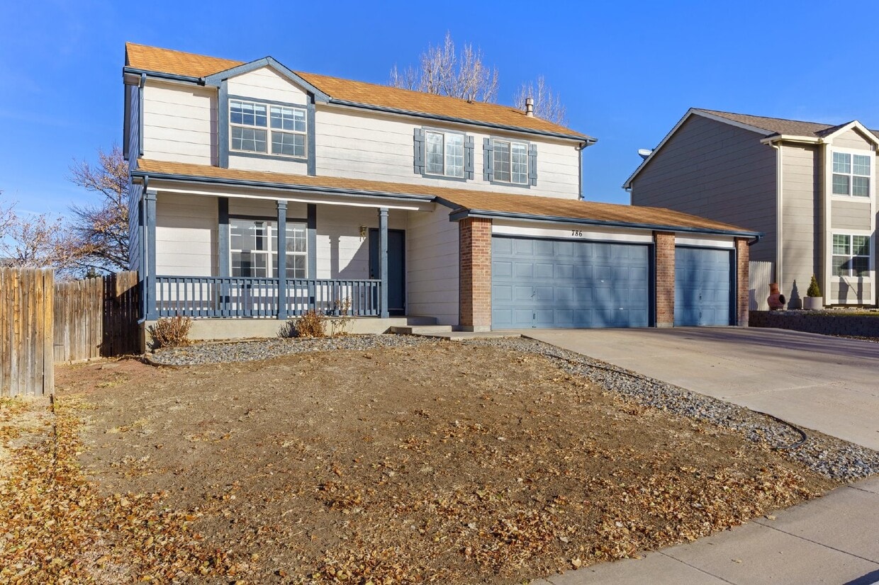 Primary Photo - Spacious 6BR Home with Finished Basement –...
