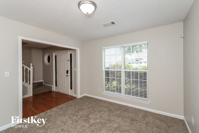 Building Photo - 1272 Creekview Cir
