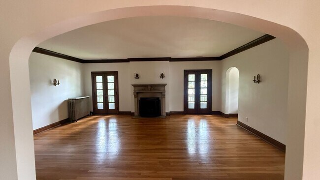Building Photo - 8368 Big Bend Blvd