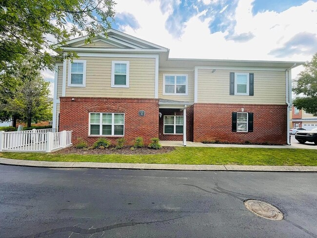 Foto del edificio - 4102 Regency Ct