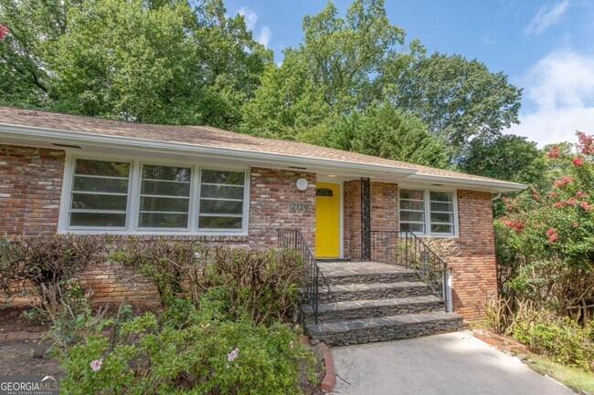 Building Photo - 2129 Pine Forest Dr NE