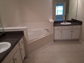 Building Photo - 7068 Littlebrook Way