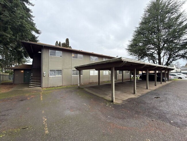 Building Photo - 3822 Iberis St NE