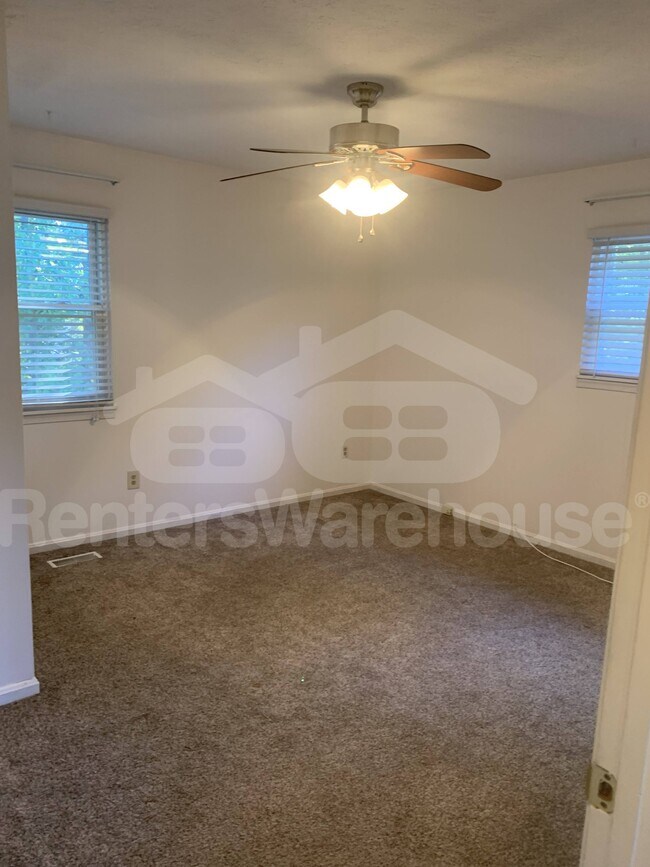 Foto del edificio - 7107 Avesbury Ln