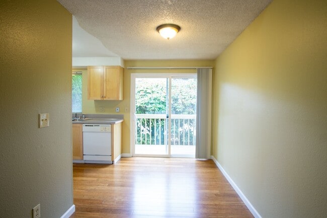 Building Photo - 3717 SE 35th Pl