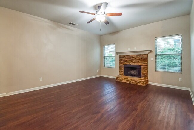 Building Photo - 116 Bethany Manor Dr