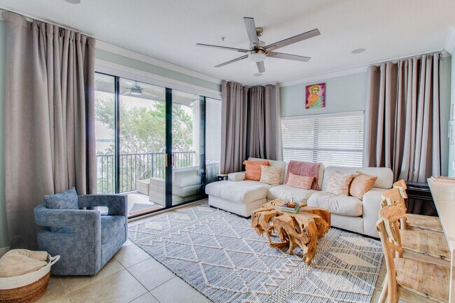 Foto del edificio - 7824 Holiday Isle Drive - Available Januar...