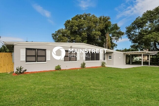 Building Photo - 4 Bedroom Pet-Friendly Home in ORLANDO, FL with Main Street Renewal