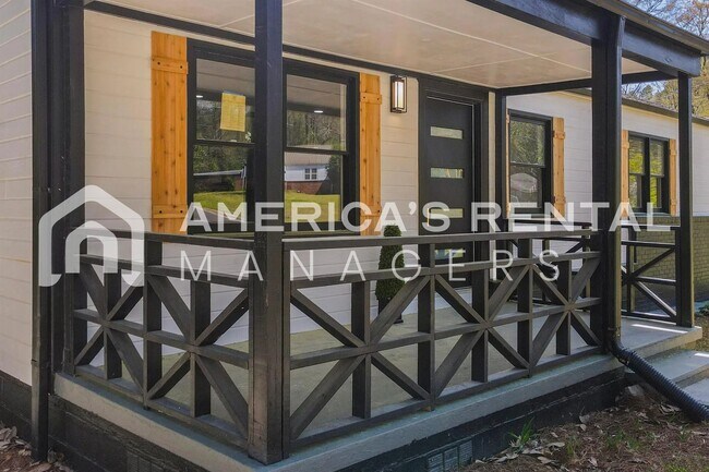 Building Photo - Chic Crestwood Charm – Renovated 3-Bed Hom...