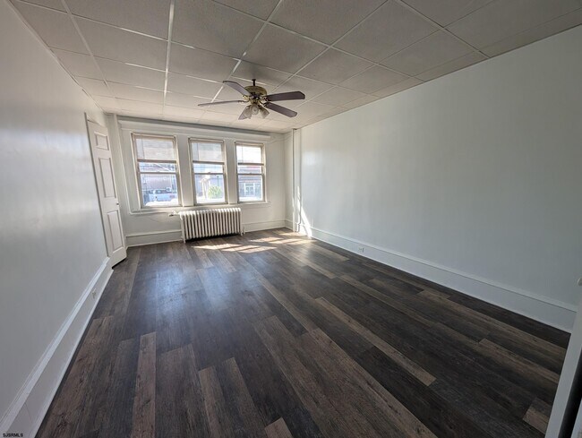 Foto del edificio - 6405 Ventnor Ave