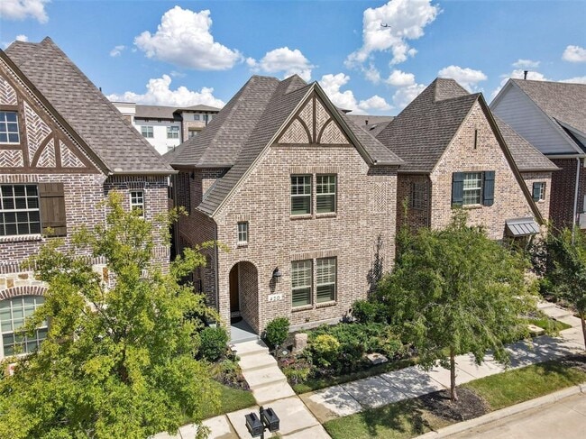 Building Photo - 420 Loma Alta Dr