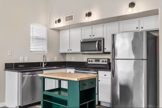 Roosevelt West Townhomes - Roosevelt West Townhomes