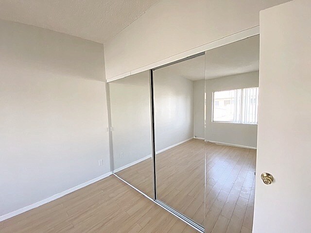 Foto del edificio - 942 N Normandie Ave